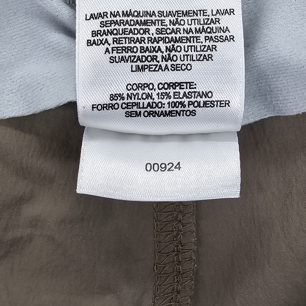 Mountain Hardware Tan Zip-Off Leg Cargo Shorts - Picture 11 of 12